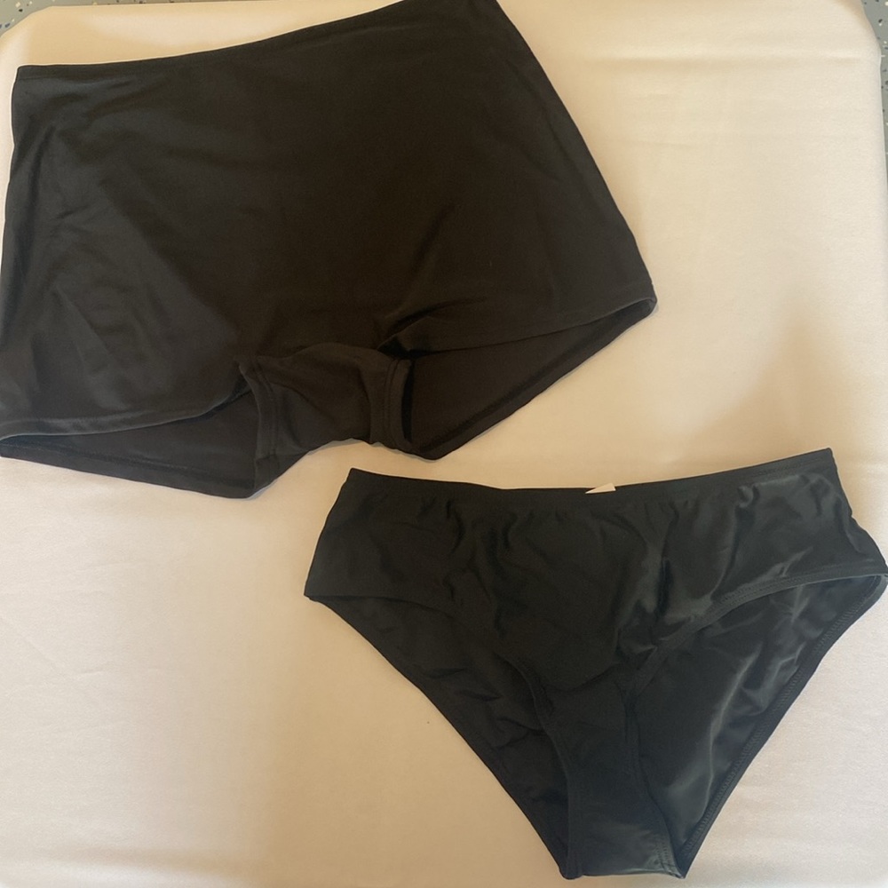 Swimsuit - Picture 3 of 7